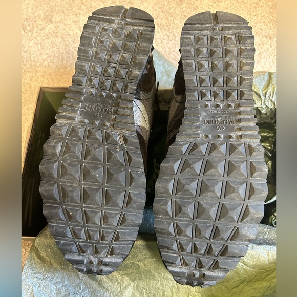 Valentino Garavani MESH FABRIC CAMOUFLAGE ROCKRUNNER SNEAKER in black/stone 42 - Picture 4 of 8